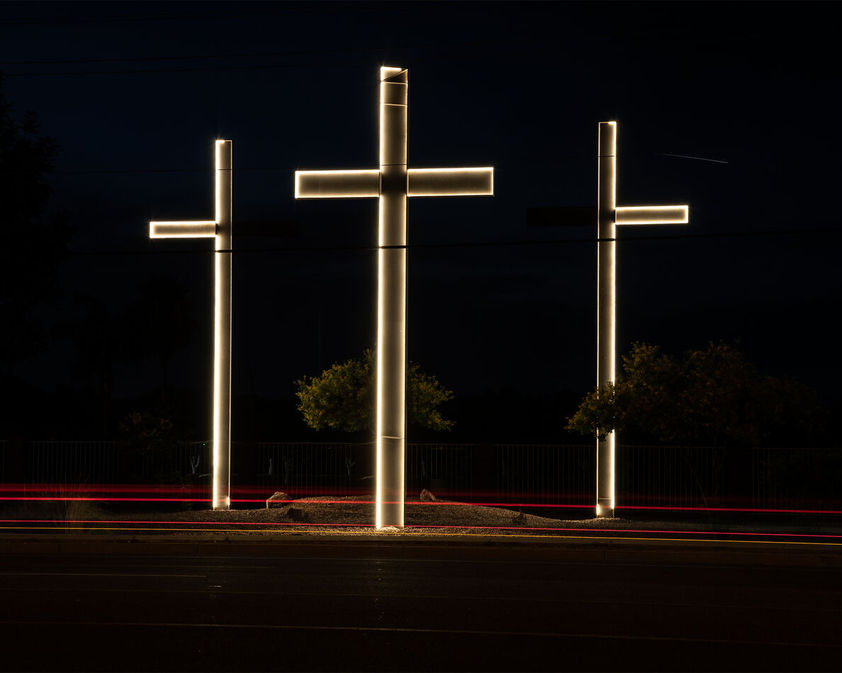 night-time-crosses-church-in-mesa-arizona