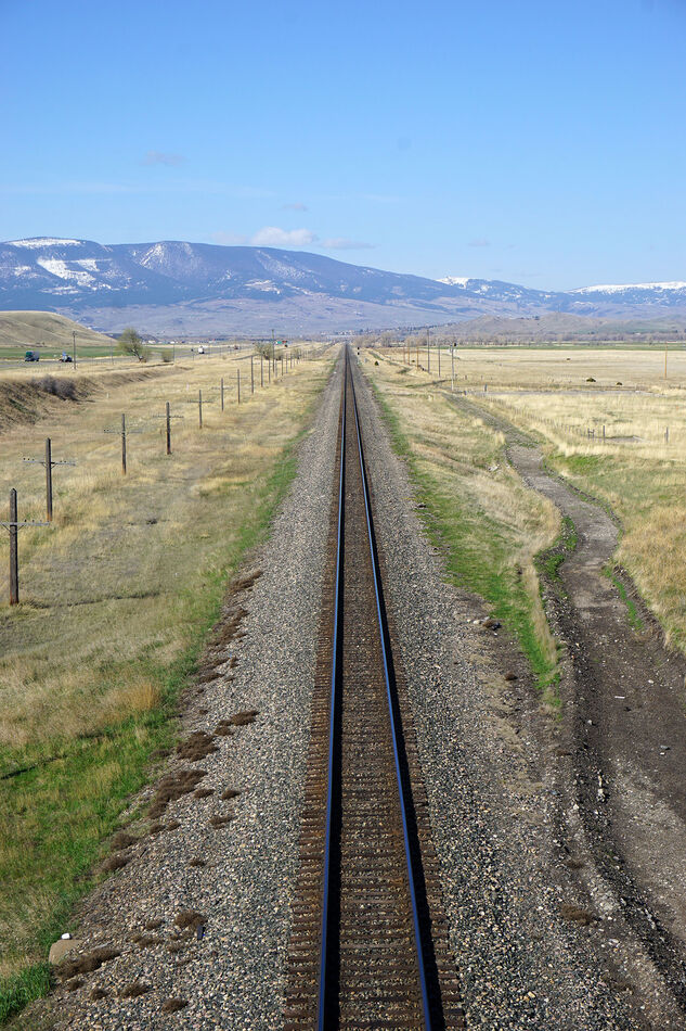 And some more railtracks, going across the plains,...