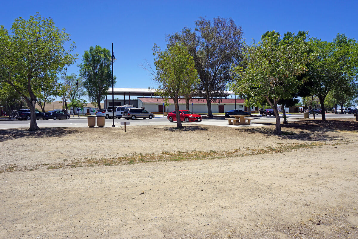 A rest area near Coalinga, California - June 2016 ...