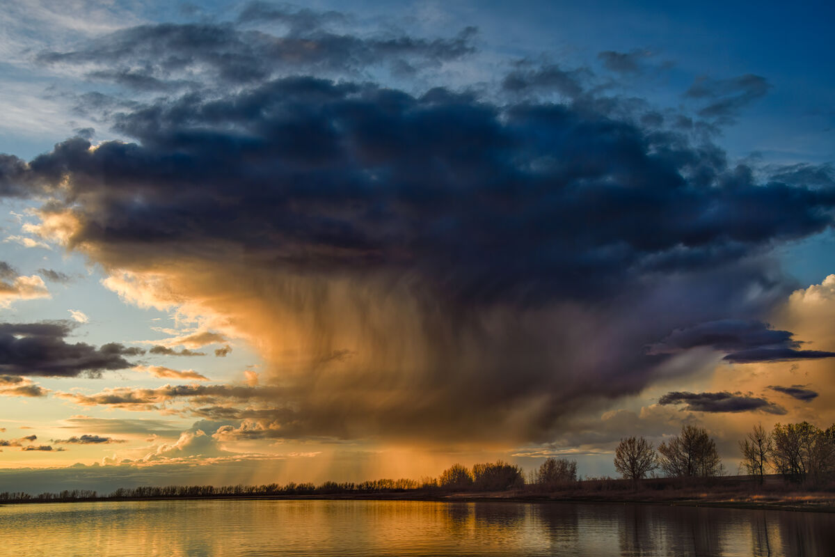 Amazing storm cloud - the colors were awesome in i...