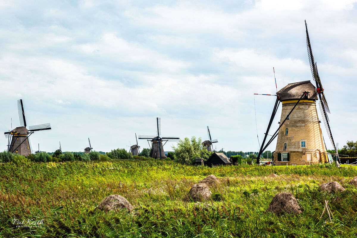 The windmills of Kinderjik, Zuid, Netherlands cont...