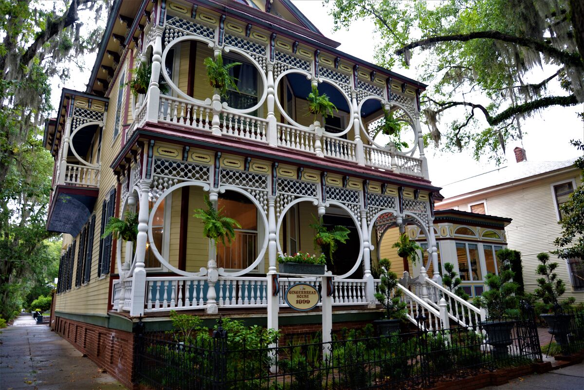 Gingerbread House The Gingerbread House was built in 1899 in Savannah
