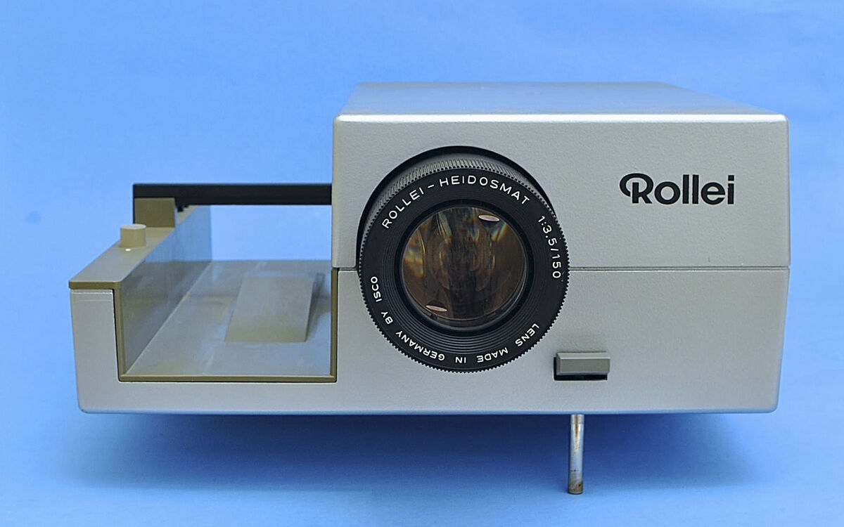 SOLD Rollei Slide Projector for 2¼ x 2¼ slides This sale is for a