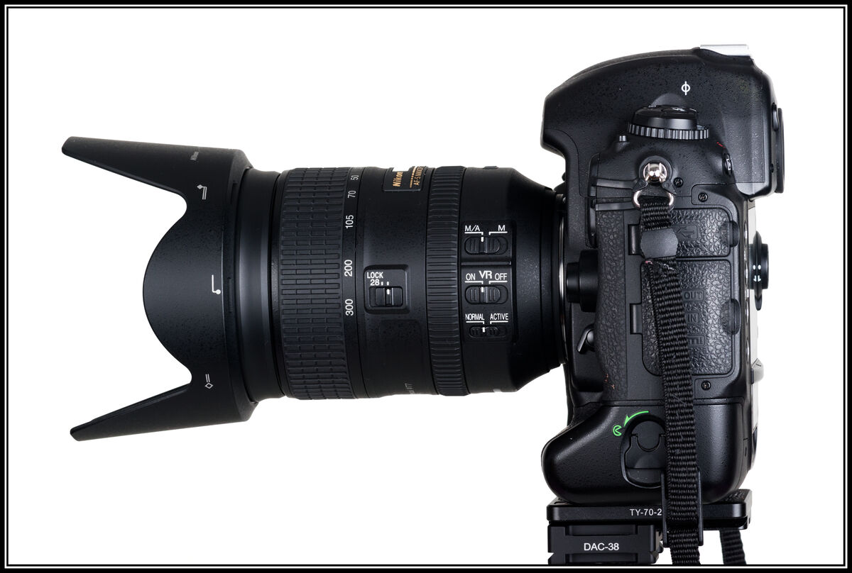 AF-S 28-300mm f/3.5-5.6G ED VR Nikkor with Nikon H...