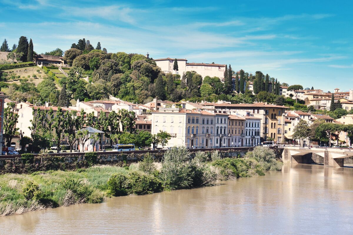 View of the South (left) bank of the Arno...