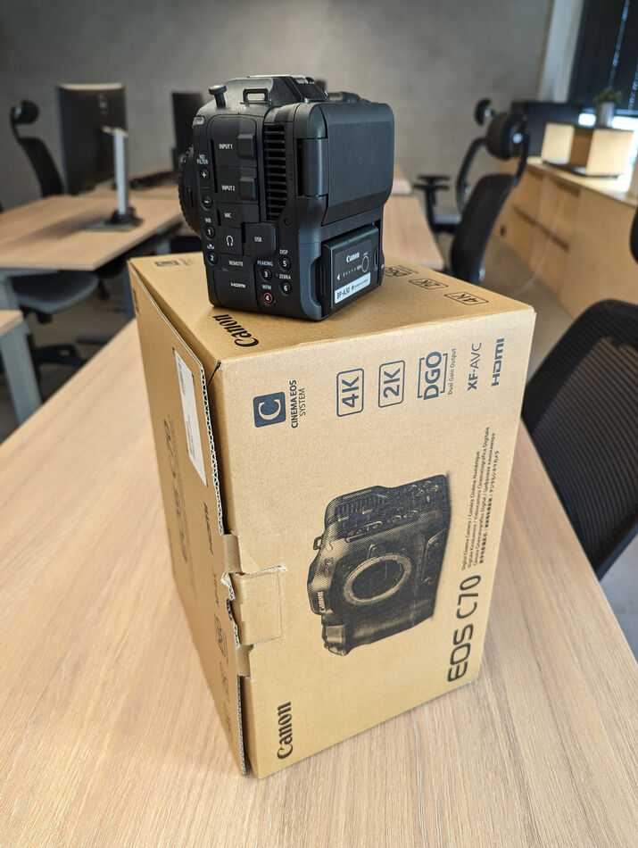 Canon EOS C70 Camera House S35 4K Cine Camera $3700: Canon EOS C70 ...