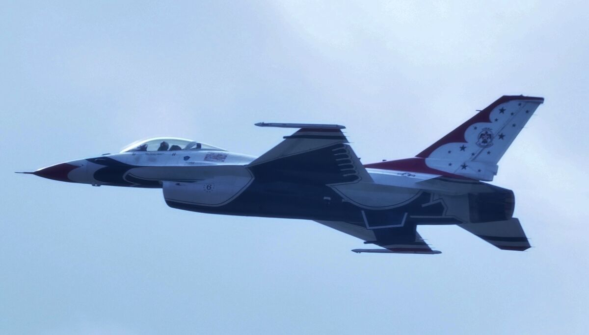 Who doesn't love an air show with the Thunderbirds...