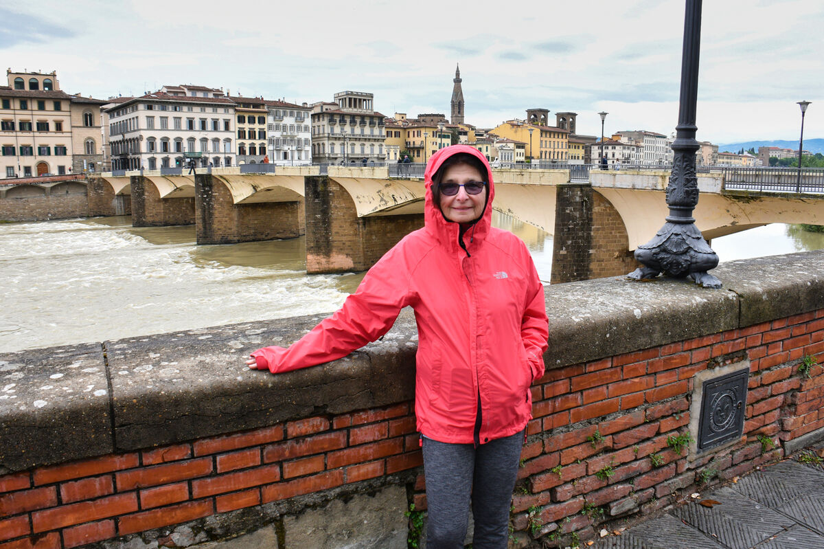 Gail with the Ponte alle Grazi in the background....