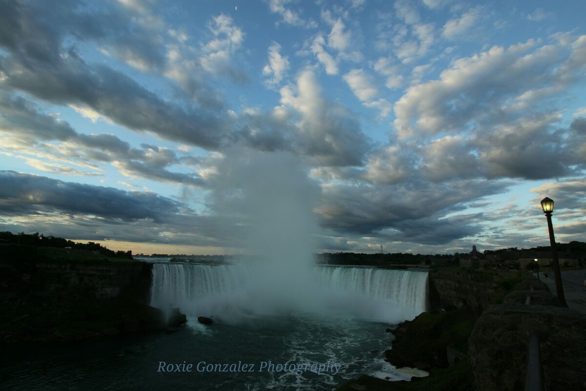 Sunrise at Horseshoe Falls,  Niagara Falls, Canada...