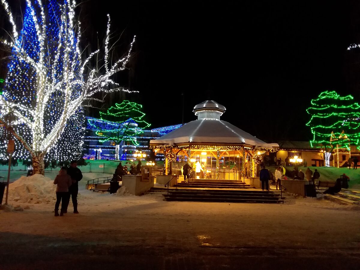 Leavenworth, WA Christmas Lighting Park Pavilion...