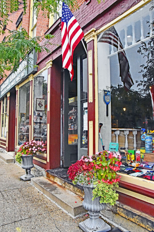 Picturesque Chagrin Falls, Ohio Chagrin Falls is a small picturesque