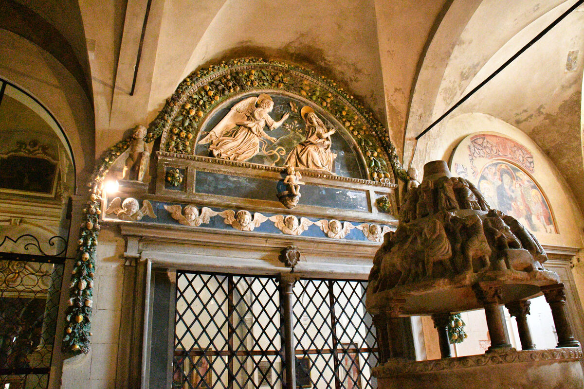 Frescos above the Chapel of Saint Zita...