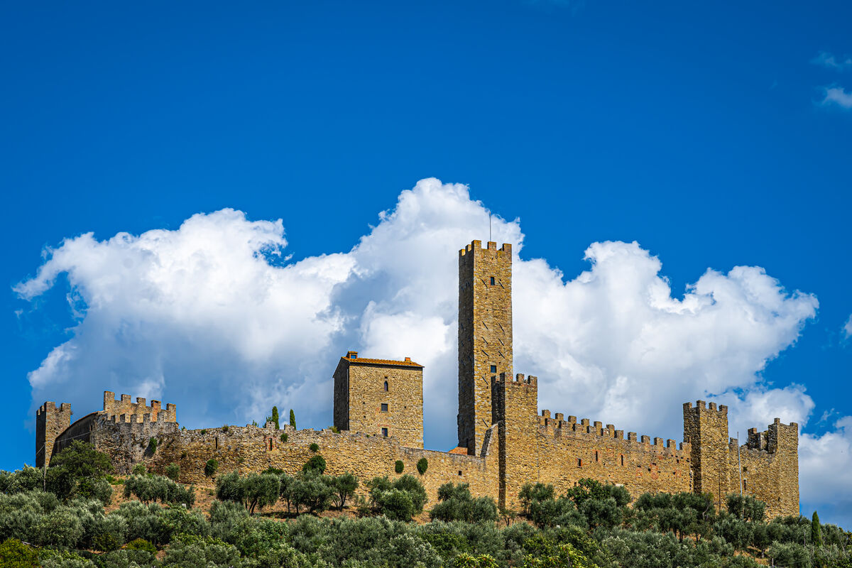 4 - Tuscany/Montecchio - The 11th century castle o...