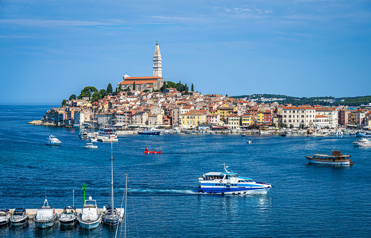 1 - Istria/Rovinj - Old town with narrow alleys cl...