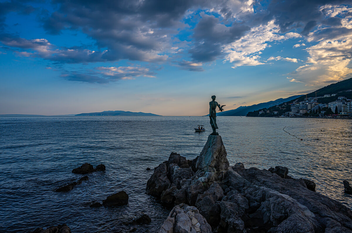 8 - Istria/Opatija - "The Maiden with the seagull"...