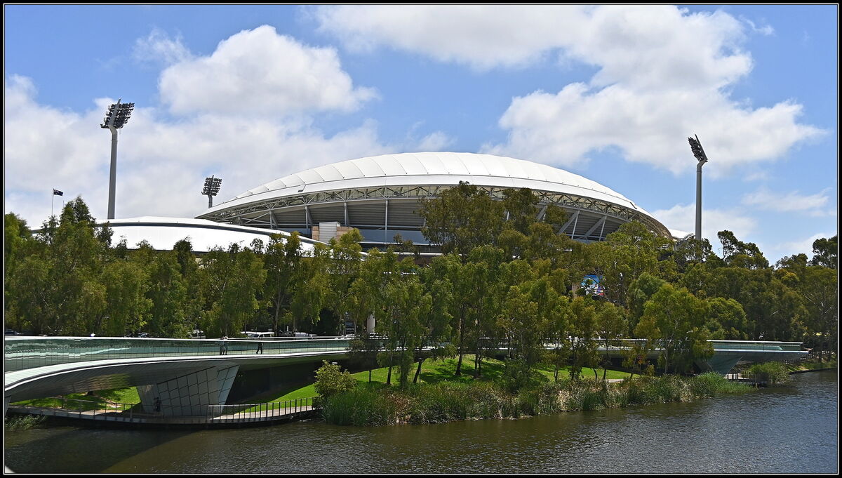 The Adelaide Oval, a beautiful place to watch spor...