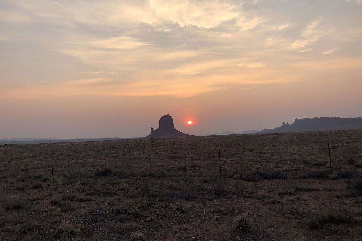 Sunrise in Monument Valley near Kayenta, Arizona -...