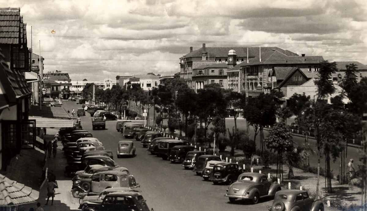 Downtown Nairobi, 1950s. Street wide enough to tur...
