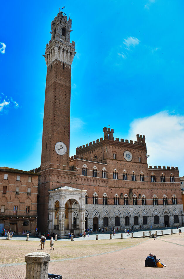 The Palazzo Pubblico (town hall). Construction beg...