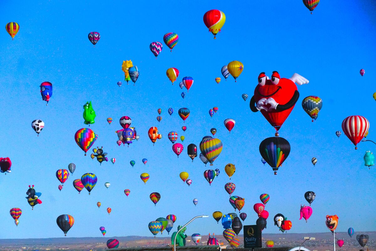 Lots of character balloons in this shot.  Our favo...