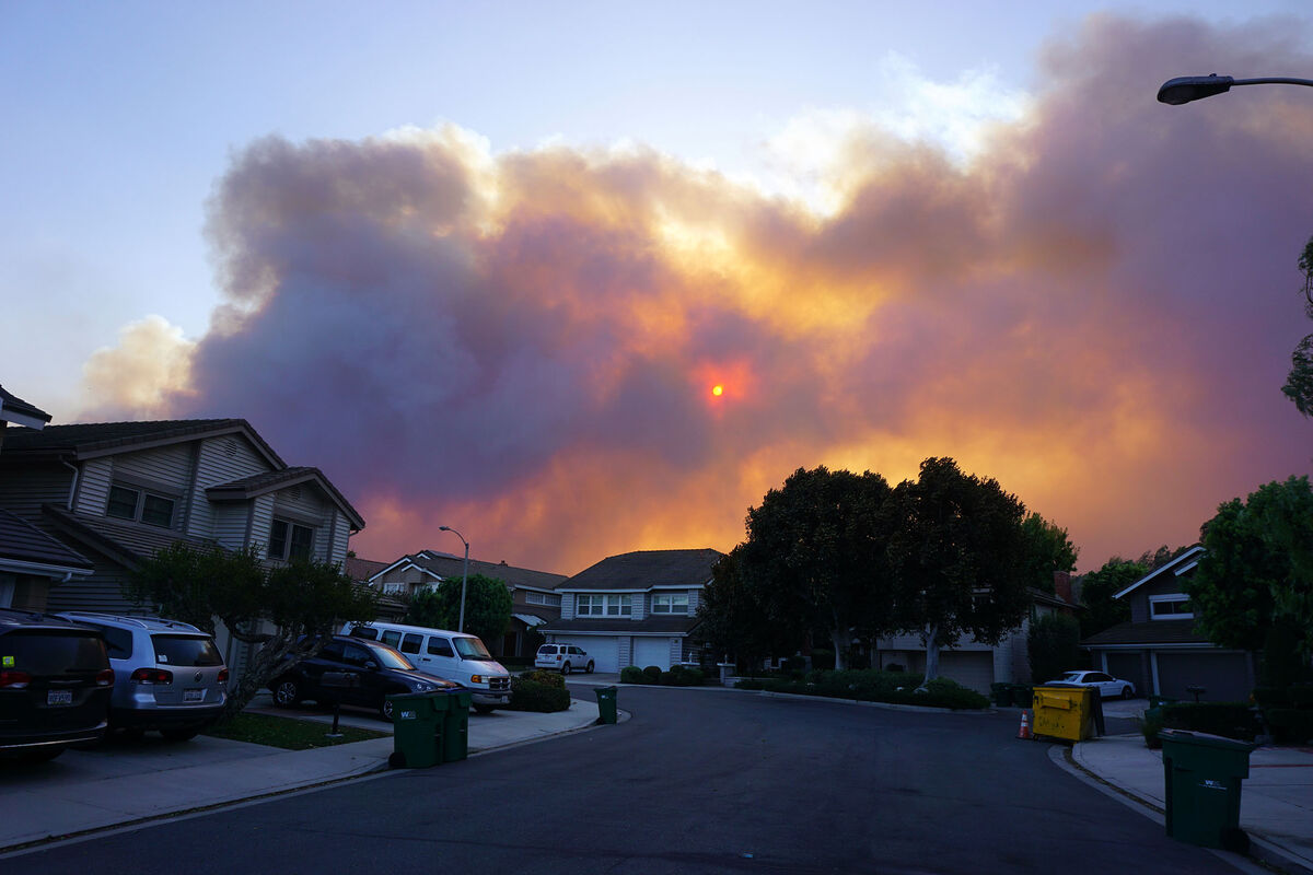 Another fire in the Santiago Canyon, as seen from ...