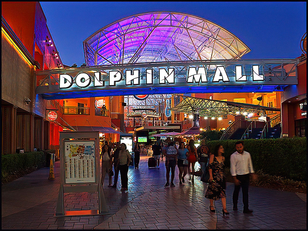 Dolphin Mall, Miami, Florida: It is most probably one of the most ...