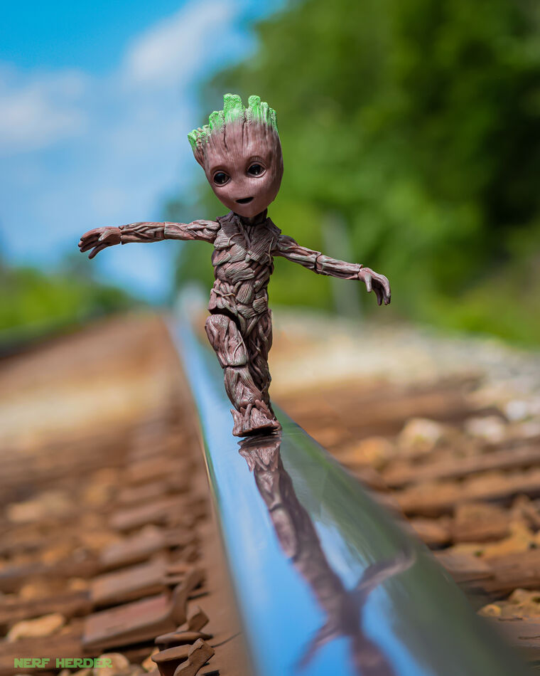 Walk The Line: Hot Toys - Baby Groot (knockoff) https://www.instagram ...