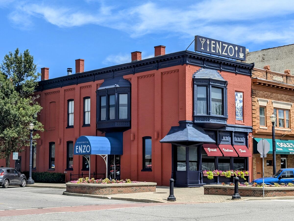 Laporte, Indiana Enzo!!! Always catches my eye 💙🧡💙...