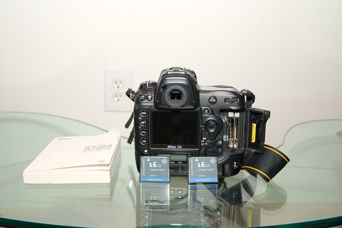 Nikon D3s $750: This is very lightly used Nikon D3s in excellent ...