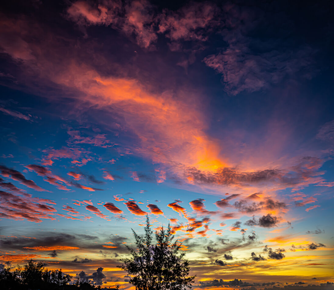 Amazing Chile 32 - Easter Island - Sunset over Hanga Roa Bay and Iorana ...