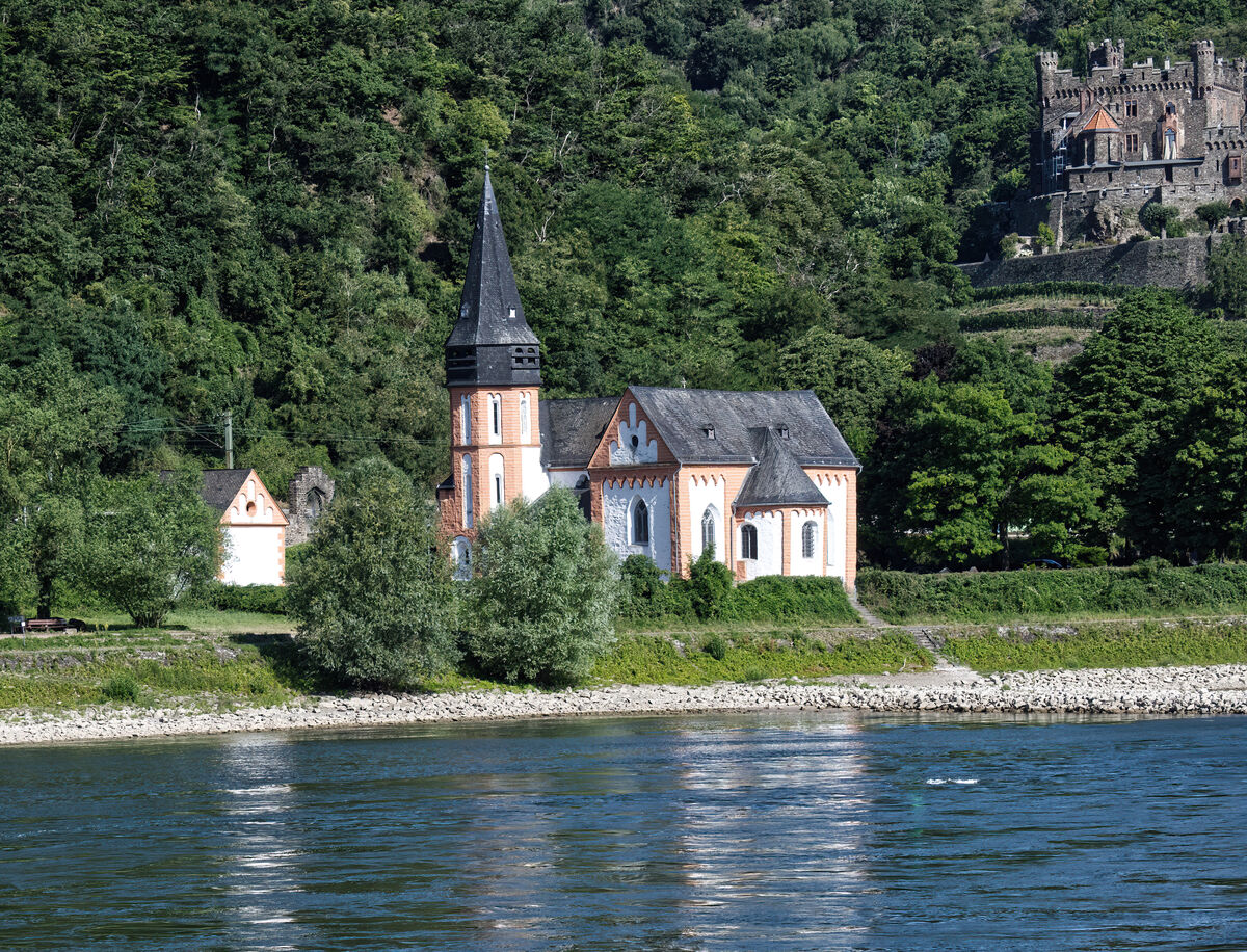 churches-along-the-rhine-germany-there-are-a-great-many-churches