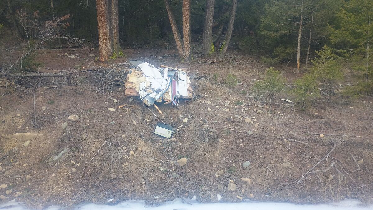 One mans trash is another man's treasure.. I think not. This is trash ...