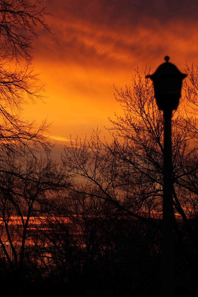 Sunset Thursday An absolutely stunning sunset: Thursday evening. Looking due west (of ...